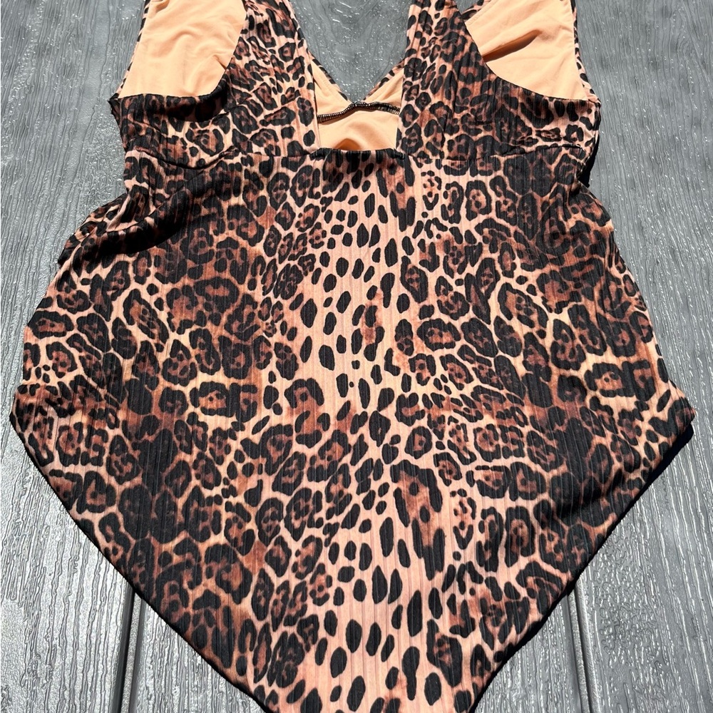 ASOS Maternity Leopard Print One Piece NWOT - Picture 9 of 13